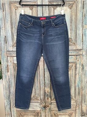 Guess Women's Skinny Jeans in Dark Indigo Blue